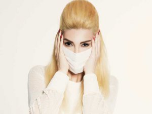 HANDE YENER`DEN KAÇUV`A TAM DESTEK