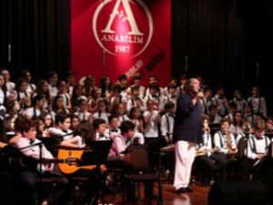 Fatih Erkoç... ÖĞRENCİLERLE UNUTULMAZ DÜET !..