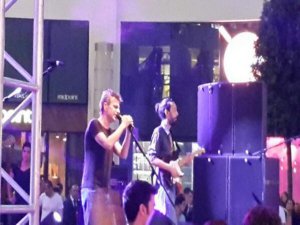 Teoman... `BABALAR GÜNÜ`NE ÖZEL ANLAMLI KONSER !..