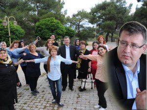 Prof. Dr. Ertan Bülbüloğlu... AMELİYAT ETTİĞİ HASTALAR TAM 2 TON ZAYIFLADI!