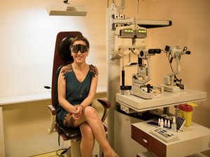 Derya Karadaş... YALAN DÜNYA`NIN `ZERRİN`İ, HASTANEDE ETRAFA NEŞE SAÇTI !..