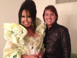 Bülent Ersoy... KİBRİS`TA VALİZ KRİZİ!