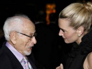 Eli Wallach...  DÜNYACA ÜNLÜ KARAKTER OYUNCUSU, HAYATA VEDA ETTİ !..