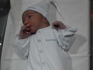 Ediz Hun... İKİNCİ TORUN SEVİNCİ!