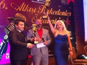 Elif Kask... `EN İYİ KADIN YAZAR` ÖDÜLÜNE LAYIK GÖRÜLDÜ !..