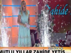 Zahide Yetiş... CANLI YAYINDA DOĞUM GÜNÜ SÜRPRİZİ!