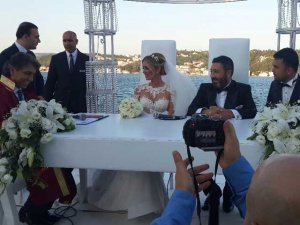 Petek Dinçöz-Serkan Kodaloğlu... EVLENDİLER!