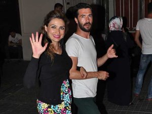 Bilge Öztürk... BEYOĞLU`NDA GECE GEZMESİ!