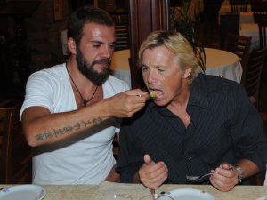 Chrstopher Atkins... TOLGA`NIN YÜZÜ AVRUPAİ, HOLLYWOOD FİLMLERİ İÇİN İLGİ ÇEKİCİ!