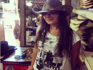 Ececan Gümeci... TEKSAS`DA DİŞİ BİR KOVBOY !..