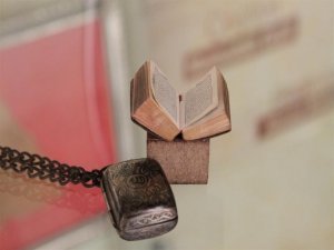 Ramazanda ilgi çeken bir sergi... `MİKRO KURAN-I KERİM`, GÖRENLERİ HAYRETE DÜŞÜRÜYOR !..