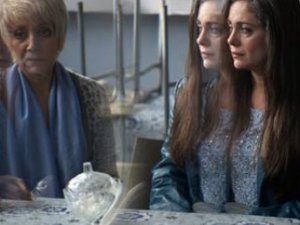 `Çekmeceler`... `ZENNE` FİLMİNİN YÖNETMENLERİ, YENİ BİR FİLME İMZA ATIYOR !..