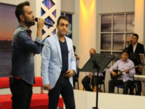 Mutlu Genç-Ahmet Yaşar... İKİLİNİN `ARKA BAHÇE` DE Kİ YÜREKLERİ DAĞLAYAN DÜETİ !..