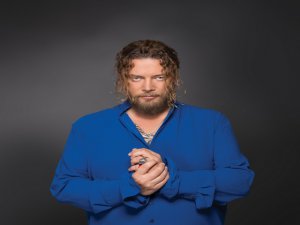 İskender Paydaş... `ZAMANSIZ ŞARKILAR II` ALBÜMÜNDE, MÜZİĞİN DEVLERİNİ  BULUŞTURDU !..