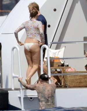 Cameron Diaz... SEKSİ YILDIZ, RÜKÜŞLÜĞÜ İLE HAYAL KIRIKLIĞI YARATTI !..