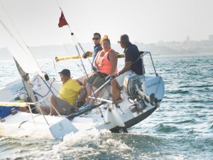 Aslı Omağ... YELKEN SPORUNA MERAK SALDI!