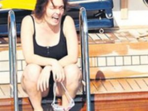 Nil Karaibrahimgil... SAHİLE İNDİ!