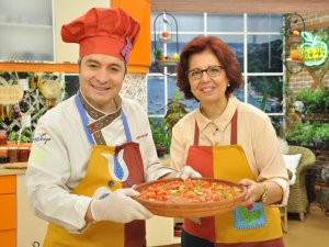 Füsun İhsanoğlu... FİRS LADY ADAYINDAN YEMEK TARİFLERİ!