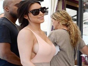 Kim Kardashian... İSRAİL İÇİN DUA EDEN YILDIZA, TEPKİLER ÇIĞ GİBİ BÜYÜYOR !..