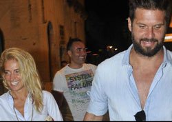 Burcu Esmersoy-Başar Savur... MUTLULUĞUN RESMİ!