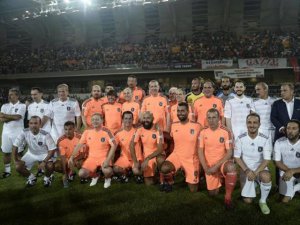 YÜZYILIN FUTBOL TAKIMI!