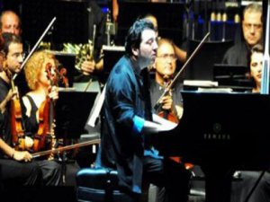 Fazıl Say... `HERMİAS EFSANESİ`Nİ İLK KEZ ÇALDI!