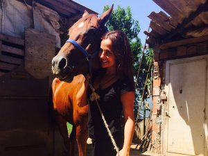 Didem Balçin... BİNİCİLİK DERSLERİ ALIYOR!