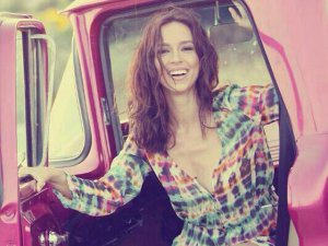 Cansu... AMENNA`YA HAREKETLİ KLİP!