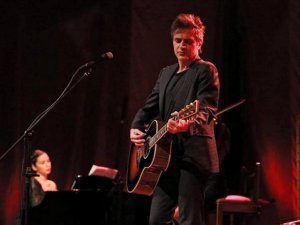 Teoman... "TÜRK OLMAKTAN NEFRET EDİYORUM, MİDEMİ BULANDIRIYOR!"