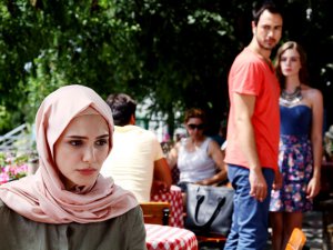 `Diğer Yarım`... ECEVİT, MERYEM`İN ÇOK YAKININDA!