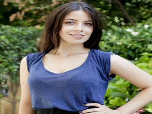 Melis Tüzüngüç... `MÜZİK AŞIĞIYIM!`