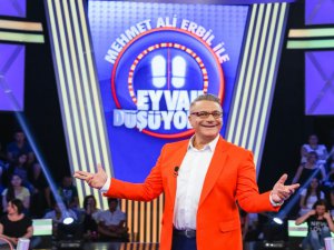 Mehmet Ali Erbil... RENGARENK PROGRAMA, RENGARENK KOSTÜMLER!