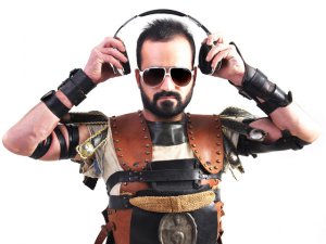 Nicolas Joy... MÜZİĞİN GLADYATÖRÜ!