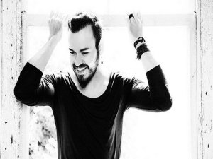 Deha... TÜRKİYE`NİN İLK GAY DERGİSİ İÇİN HAMAMA GİRECEK !..