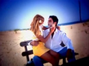 SİNAN AKÇILIN TRAŞ SAHNESİ BAŞKA KLİPTEN ÇIKTI...