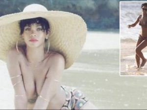Rihanna... FUTBOL ŞOVU İLE KUMSALDA YÜREKLERİ HOPLATTI !..