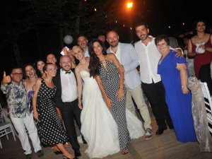 Beyti Engin... `İHTİYAR` DELİKANLI EVLENDİ!