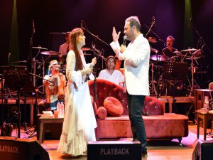 Leman Sam- Yaşar... İKİLİ, ŞARKILARIYLA BODRUM`U ADETA BÜYÜLEDİ !..