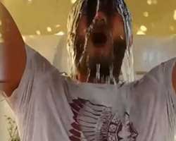 Kıvanç Tatlıtuğ... MEYDAN OKUMAYA CEVAP VERDİ, BUZLU KOVAYI BOCA ETTİ!