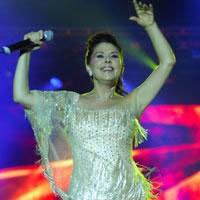 Nilüfer... SEYİRCİ ISRARI YASAK DELDİRTTİ!