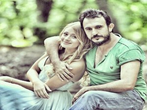 Gizem Karaca... BAŞARILI YÖNETMEN BİRAY DALKIRAN`A ÖVGÜ DOLU SÖZLER !..