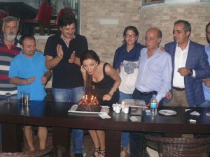 Neslihan Maltepe... DOSTLARI DOĞUM GÜNÜNDE YALNIZ BIRAKMADI!