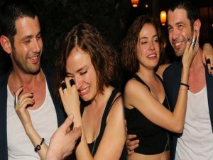 Keremcem... YAKIŞIKLI ŞARKICIDAN, AĞLATAN EVLİLİK TEKLİFİ !..