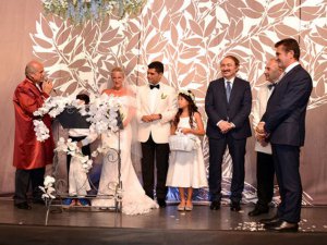 Ünal-Ahu Aysal... KIZLARINI EVLENDİRDİLER!