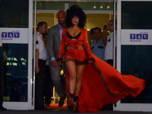 Lady Gaga... İSTANBUL`A AYAK BASTI!