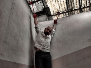 Bülent Cenkçi... KADINA BASKI ADINA KENDİNİ ASTI!