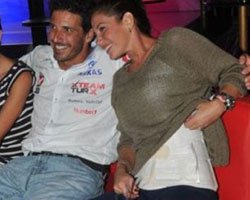 Zeynep Beşerler... KIRIK OMURLA PARTİYE KATILDI!