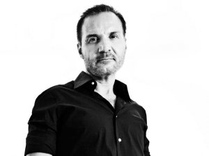 Necat Memişoğlu... TIP DOKTORUNDAN İNGİLİZCE ALBÜM!