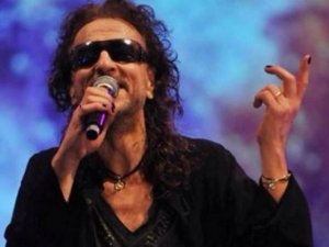 İlhan İrem... AÇİKHAVA`DA AŞK KOROSU!