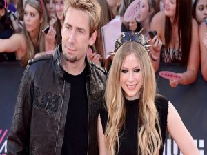 Pop punk divası Avril Lavigne... BOŞANIYOR MU?..